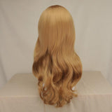 Perruque blonde de poupée effrayante