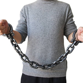 costume-chain-handcuffs