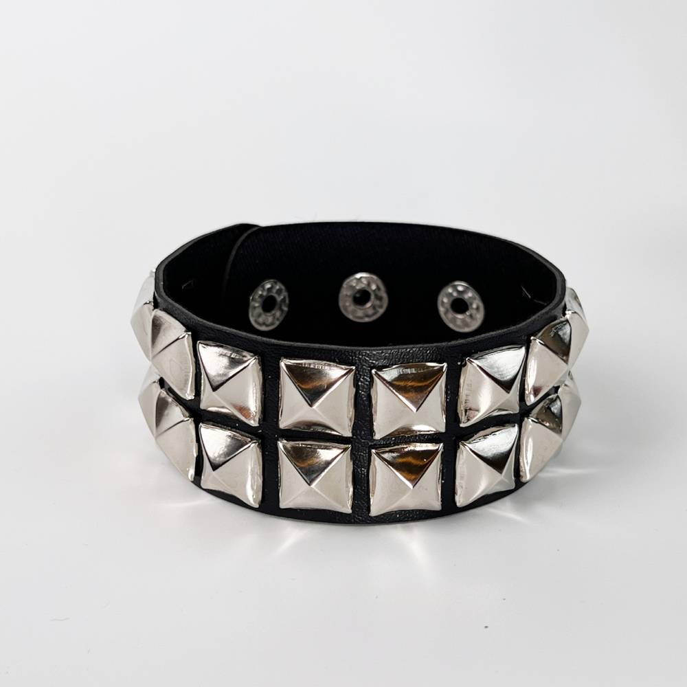 studded-wristband-cuff-punk-costume-accessory