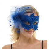 Masque vénitien avec dentelles, ornement floral et strass