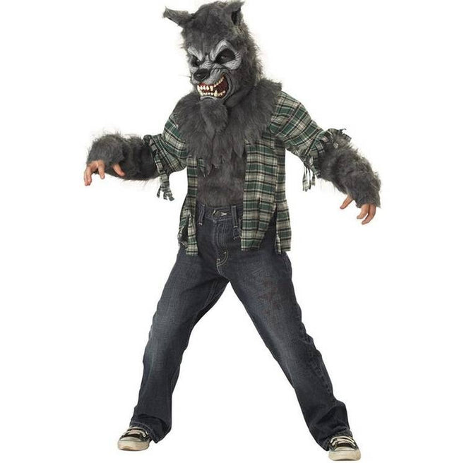 HOWLING at the Moon child 00236.JPG